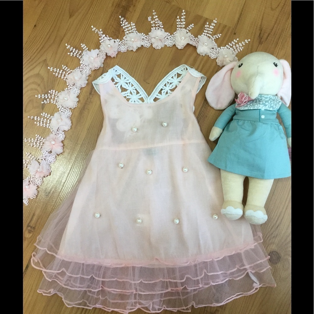 Beautiful little girls dress/ shirt - Picture 2 of 3